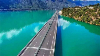 中国唯一真正免费的“高速公路”，耗资380亿，自驾游的天堂之路