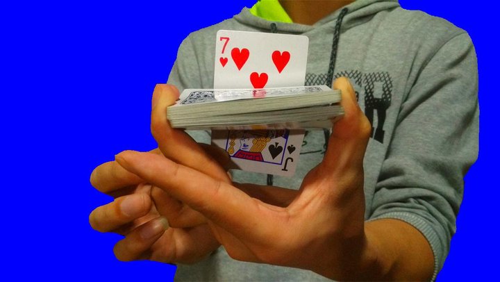 魔术教学:隔空变化的扑克牌,一分钟就能学会的魔术!